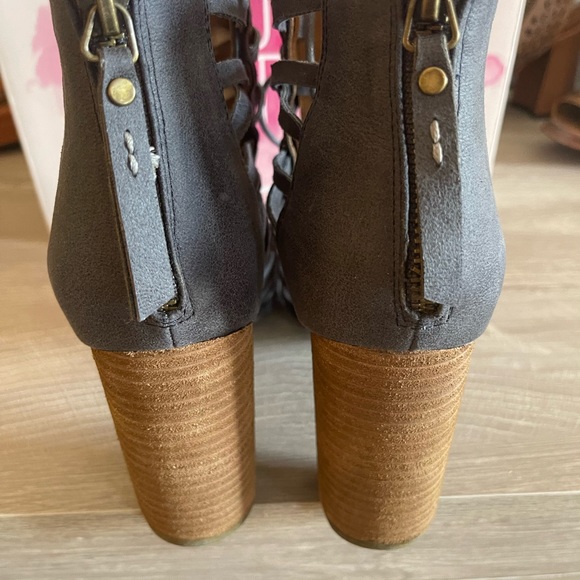 NOT RATED, lace up grey suede bootie, NEW IN BOX! - Picture 4 of 5